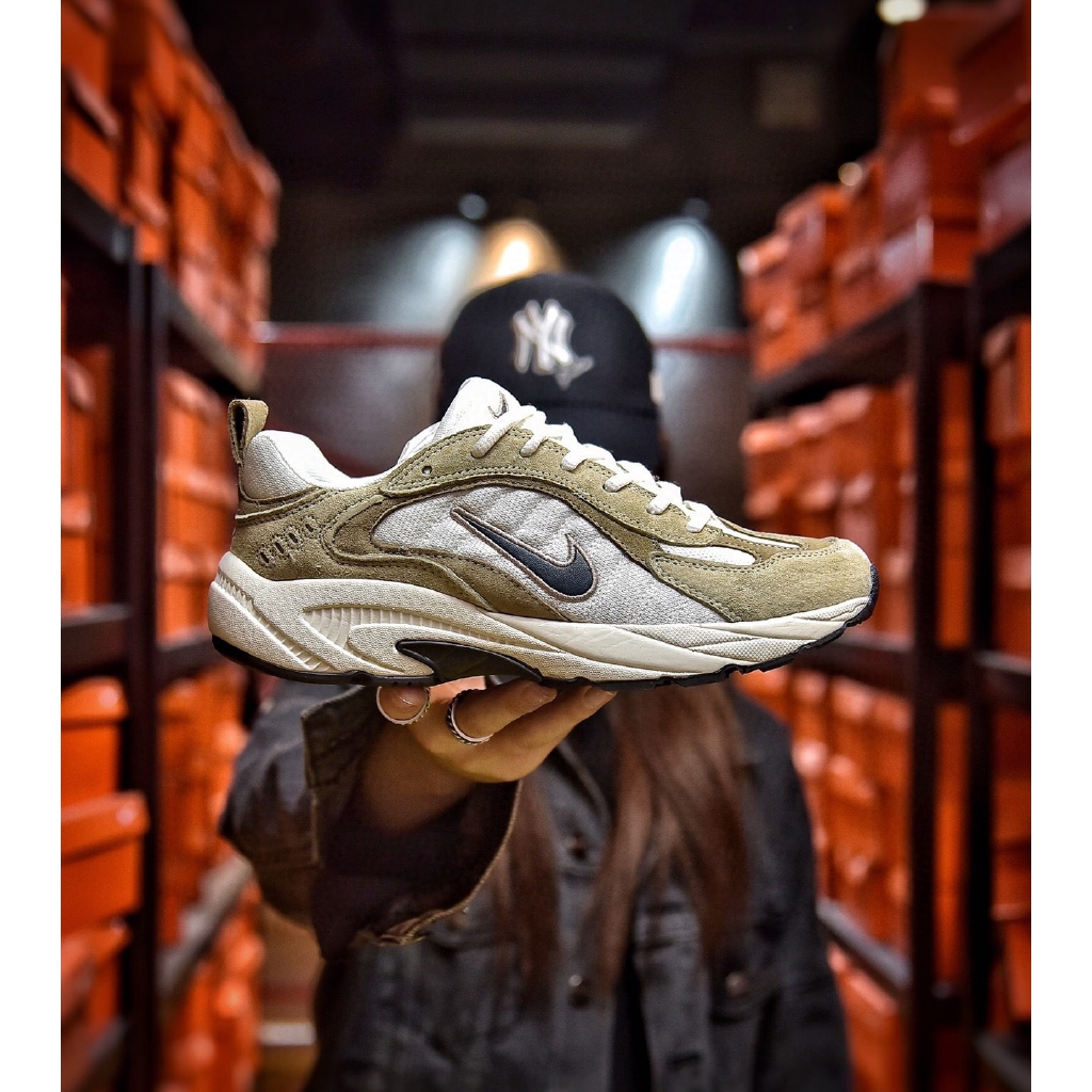 nike internationalist we