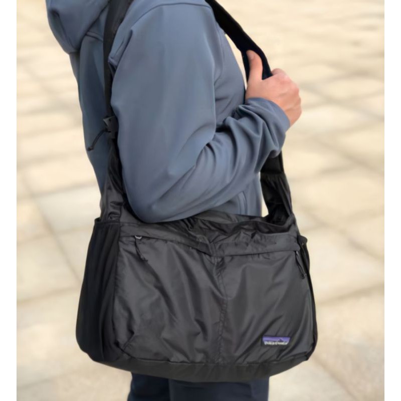 Shoulder Bag Patagonia Lightweight Courier Black Hole Shoulder Bag