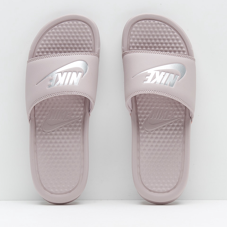 women nike slipper