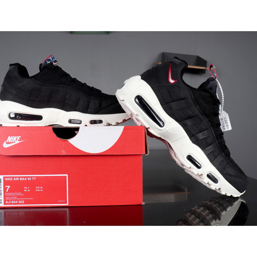 black nike shoes casual
