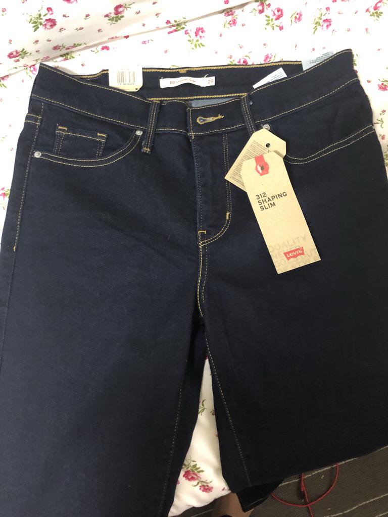 levi's 312 shaping jeans