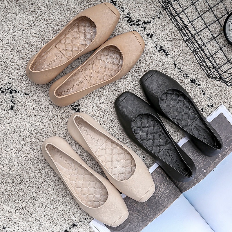 Kasut Perempuan Spring And Summer Flat Bottom Rain Shoes Women S Waterproof And Anti Skid Hotel Kitchen Canteen Work Shoes Soft Bottom Plastic Material Floor Stand Single Shoes Shopee Singapore