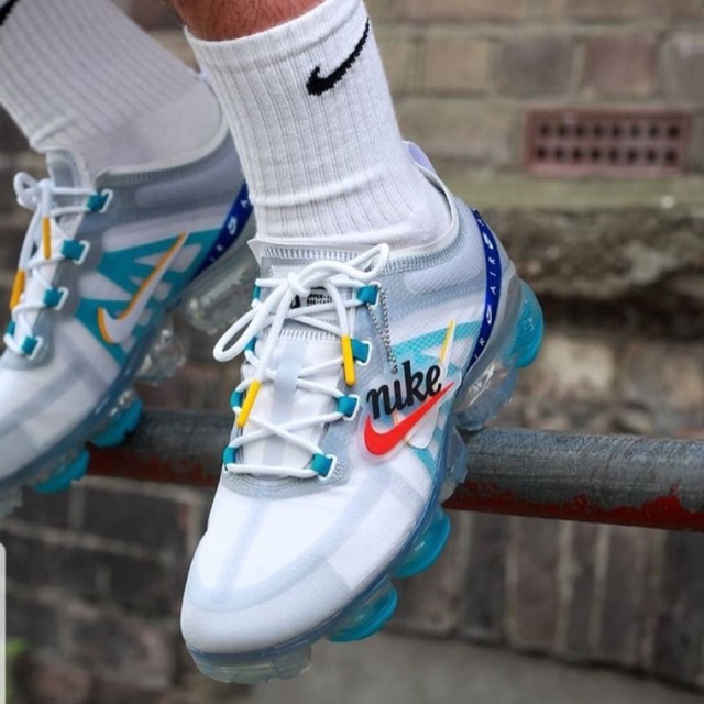 vapormax white university
