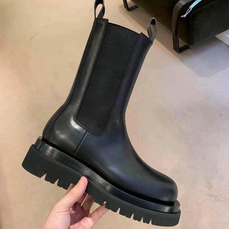 flat bottom chelsea boots