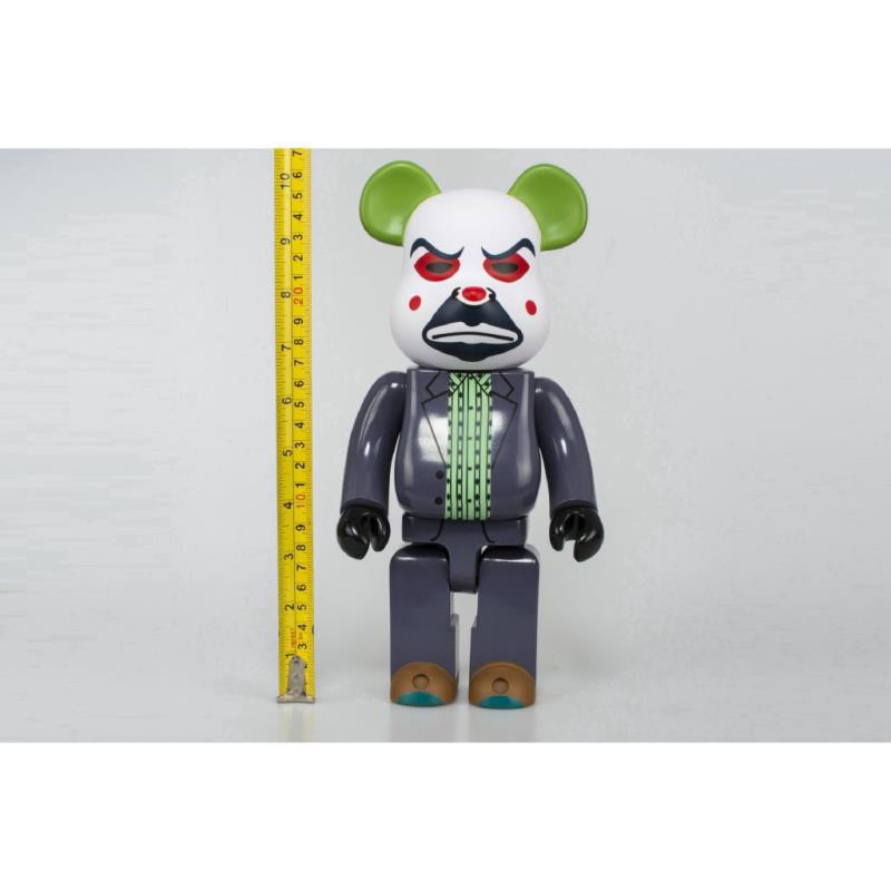 Fashion Bearbrick: Fashion Bearbrick đã trở thành biểu tượng cho sự phong phú và sáng tạo. Với các thiết kế độc đáo và màu sắc tươi sáng, những hình ảnh Bearbrick này sẽ khiến bạn nhìn lại nhiều lần. Hãy khám phá thế giới Bearbrick với những bộ sưu tập độc nhất vô nhị và trở thành một phần của trào lưu này.