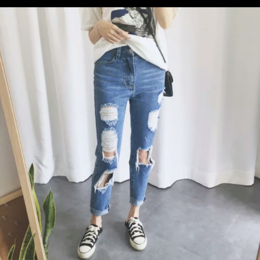 straight cut ripped jeans