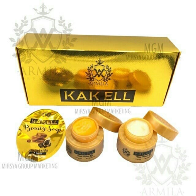 huda beauty bombshell lipstick