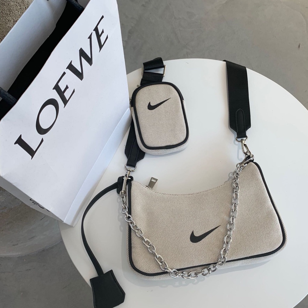 nike saddle bag