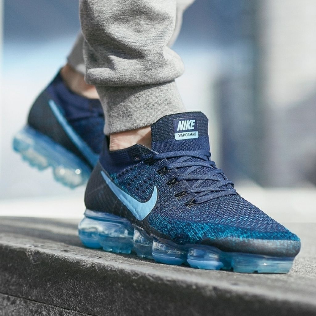 nike vapormax flyknit navy blue