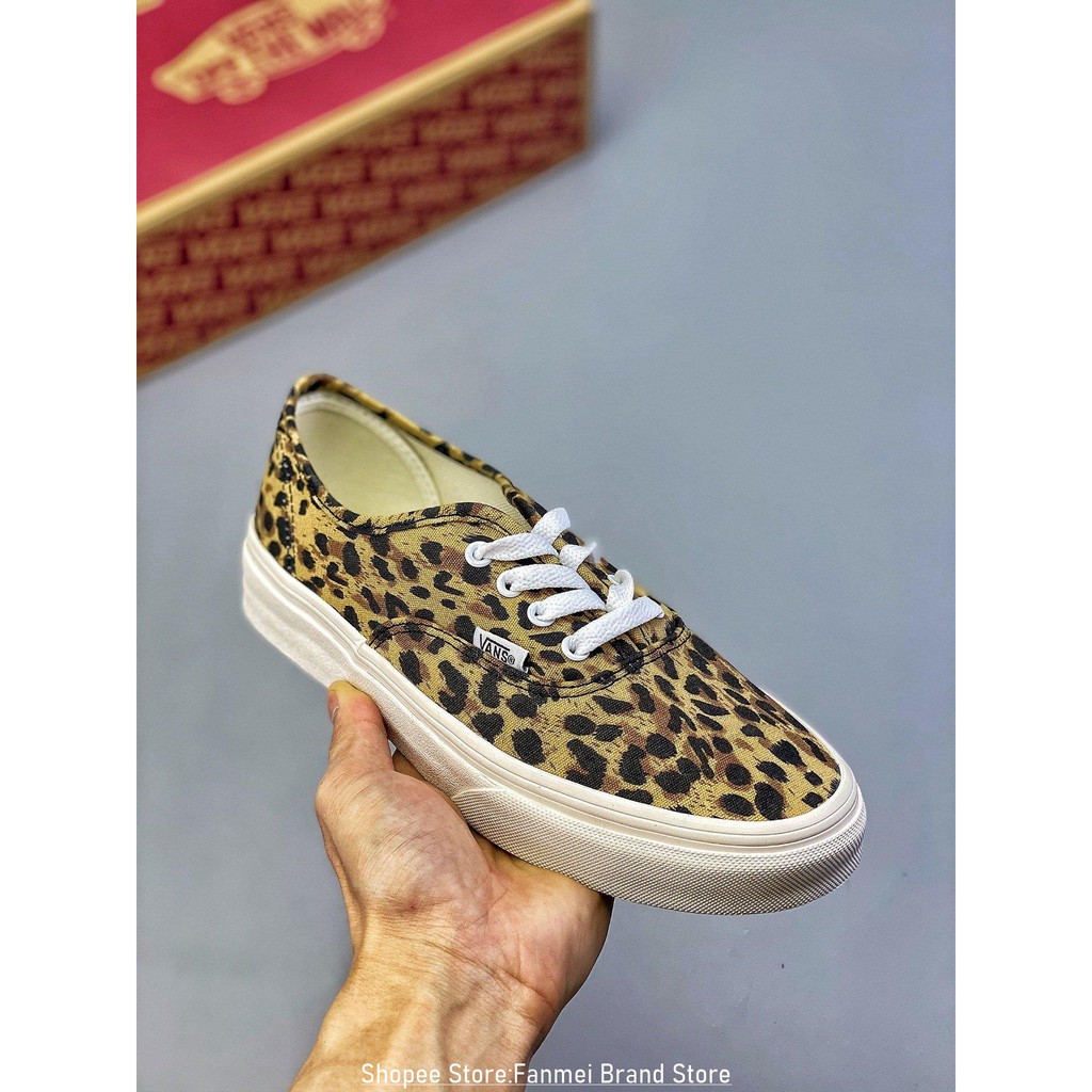 vans lace up