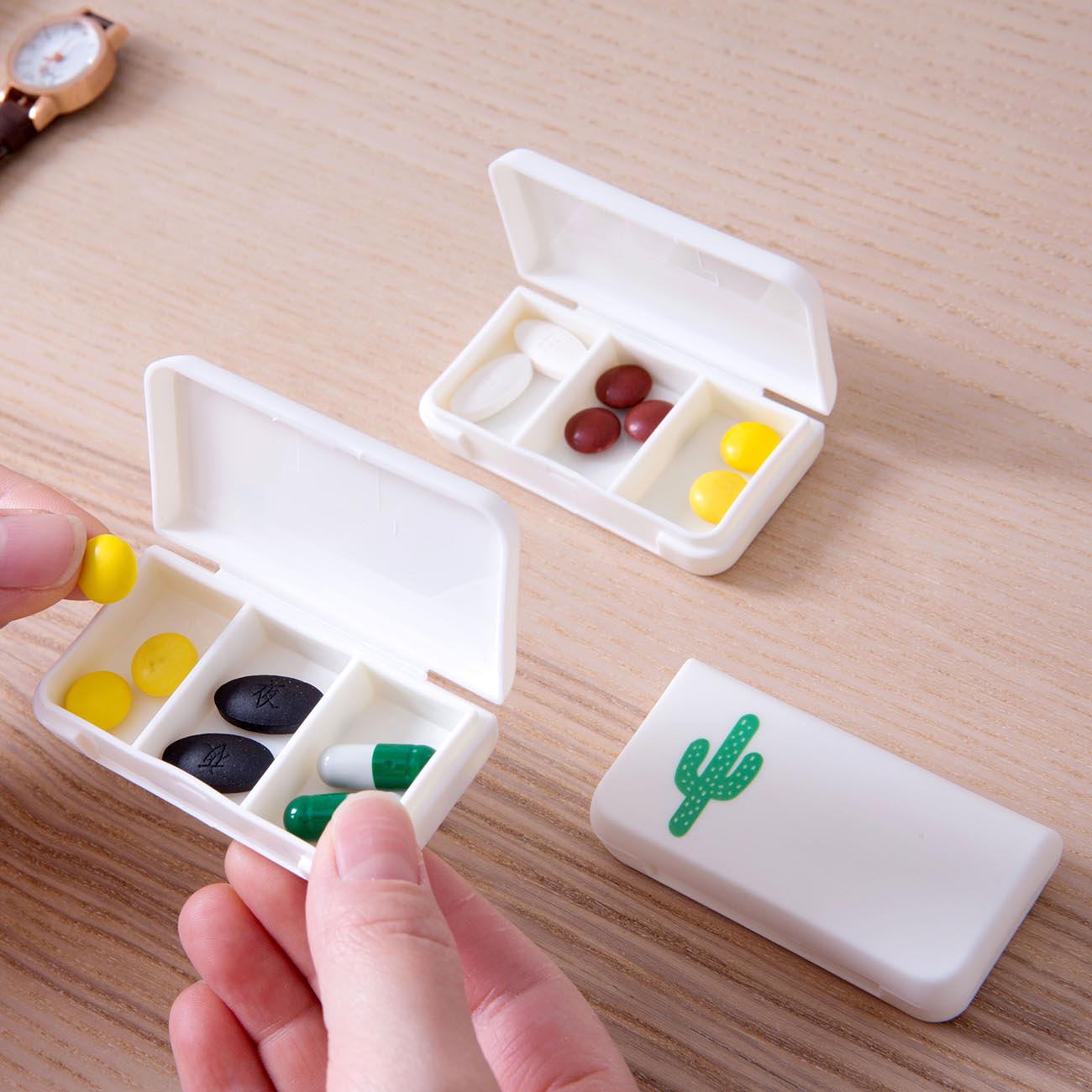 Download Travel Portable Small Pill Box Medicine Dispensing Box ...