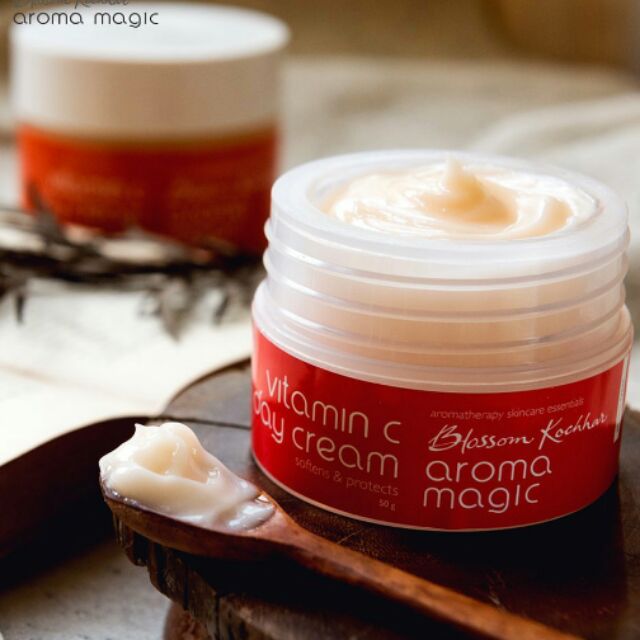 Aroma Magic Vitamin C Day Cream 50gm Dry Sensitive Kulit Kering Whitening Lightening Jeragat Parut Shopee Singapore shopee singapore