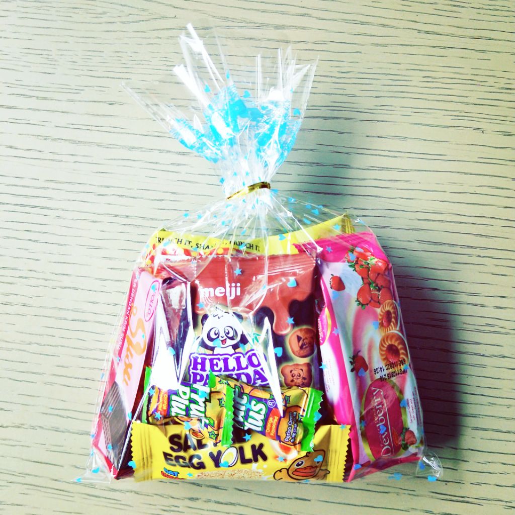 Kids birthday party goodies bag, halal snacks Shopee Singapore