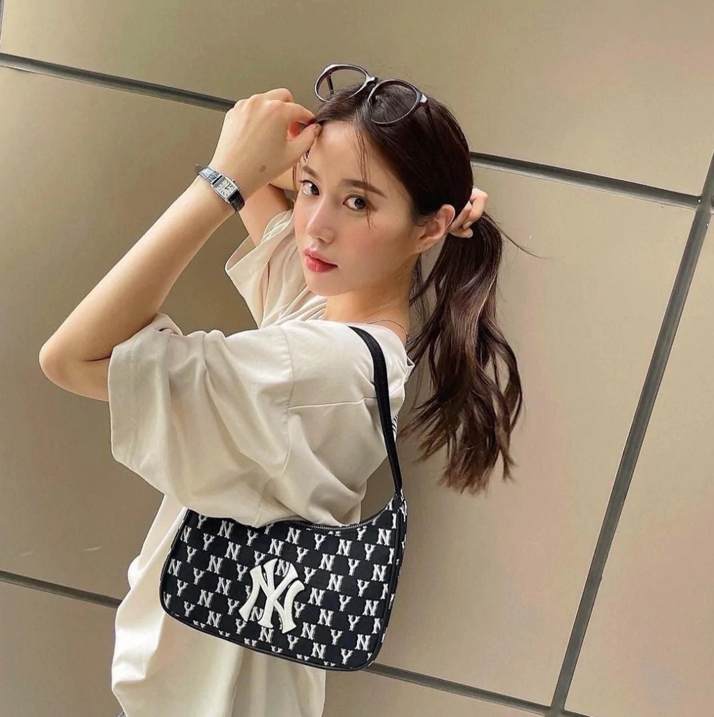 MLB KOREA Monogram Jacquard Hobo Bag (limintied Stock) | Shopee Singapore