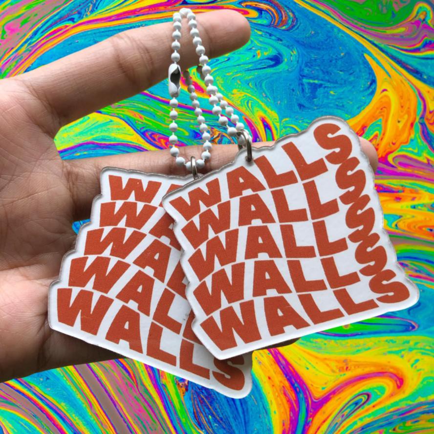 Louis Tomlinson Walls Key Ring 