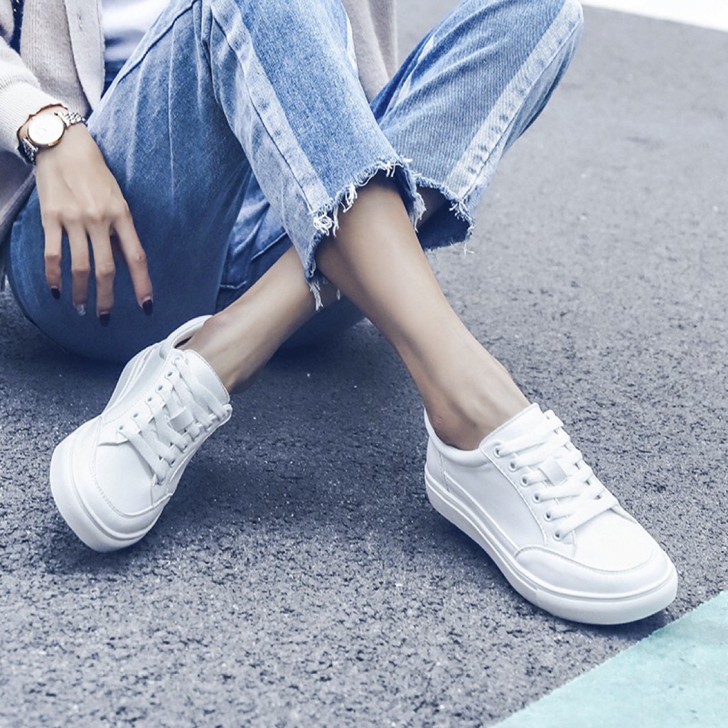12 Best White Sneakers For Women 45 Off 3827