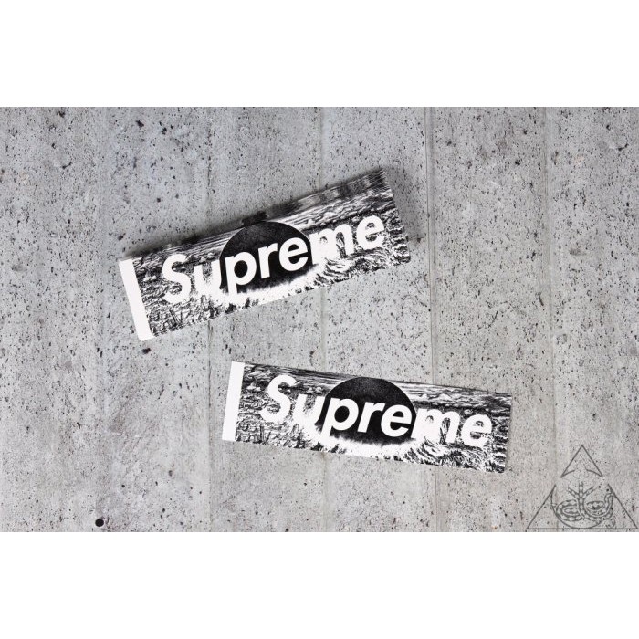 akira box logo
