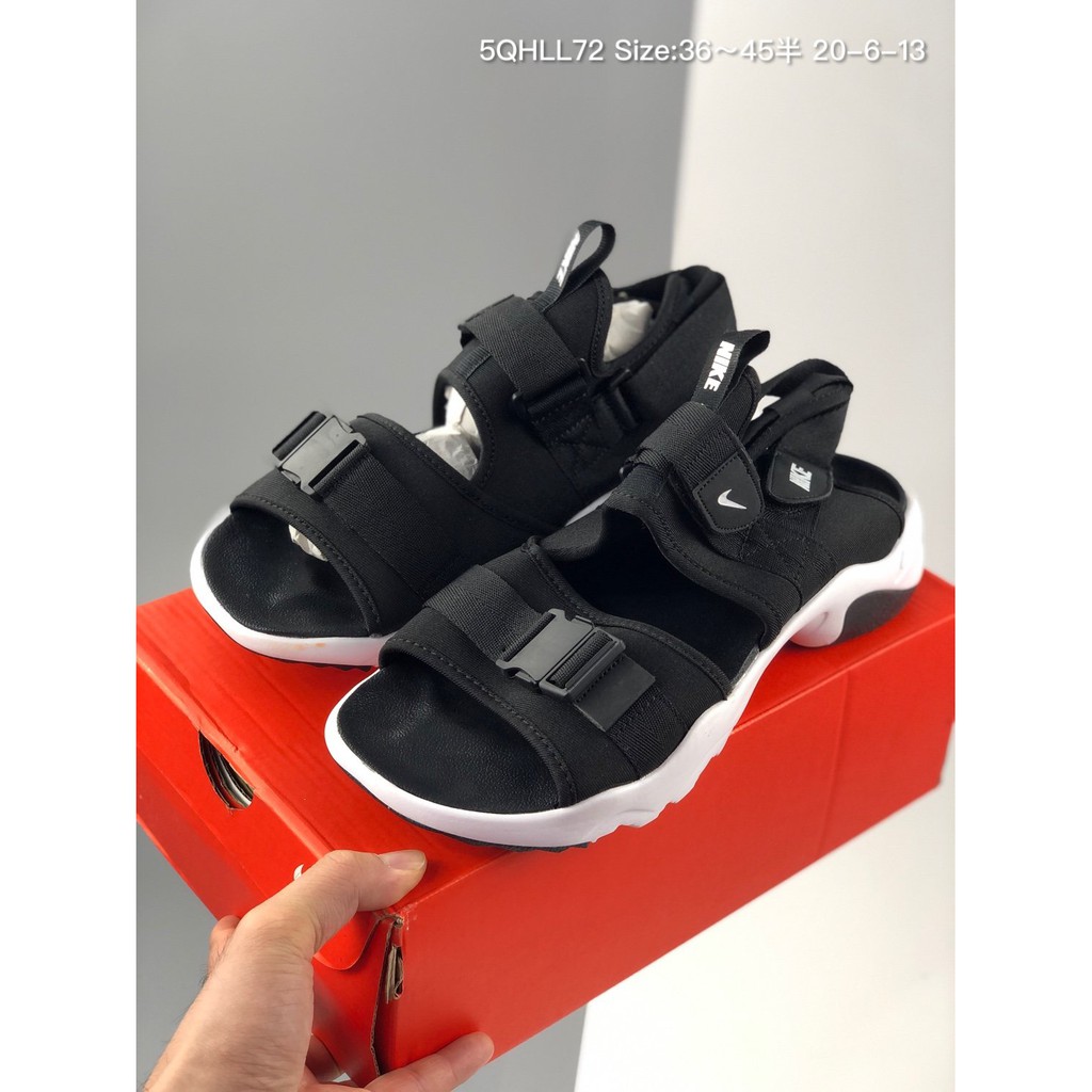 nike buckle sandals