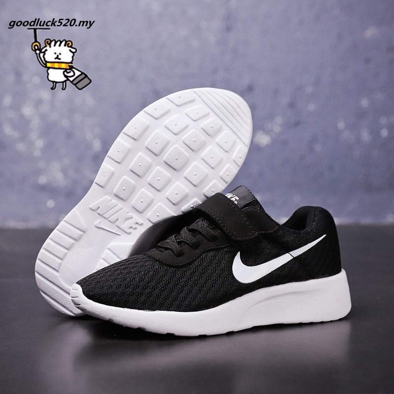 black nike shoes for girl