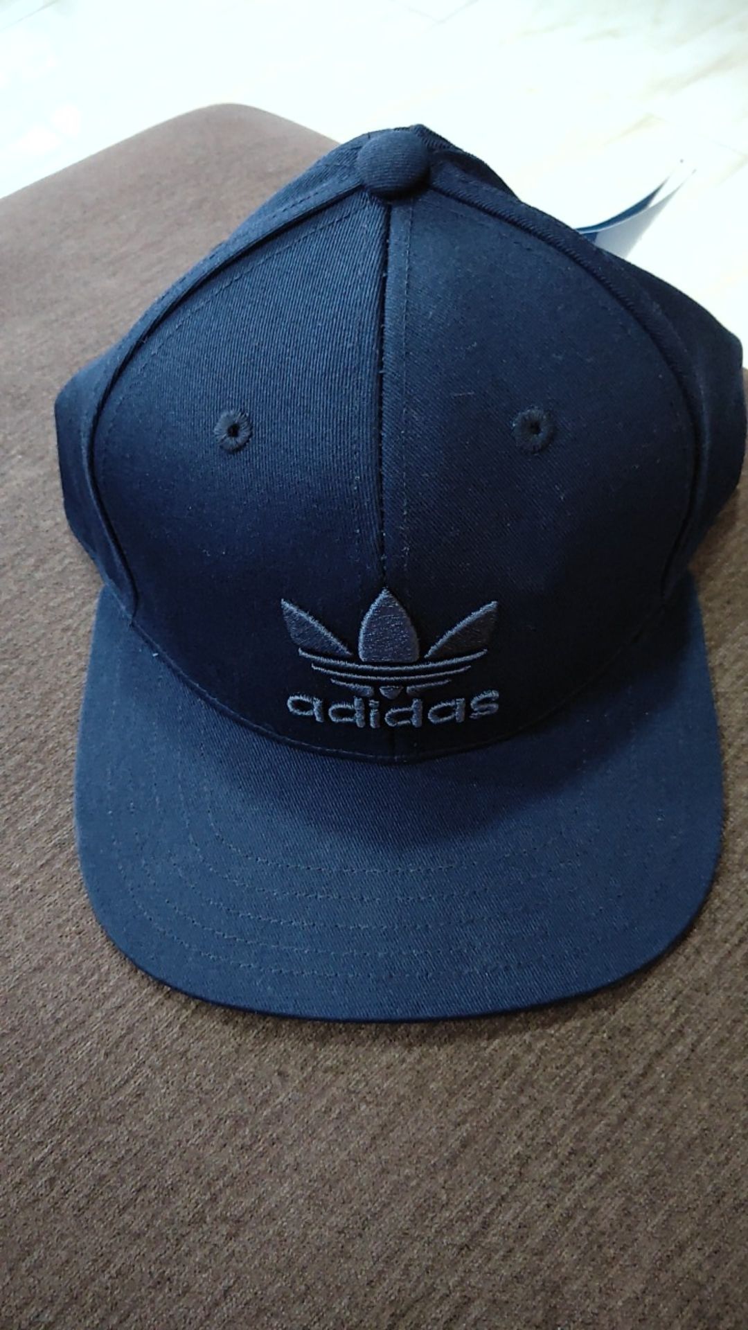snapback trefoil cap