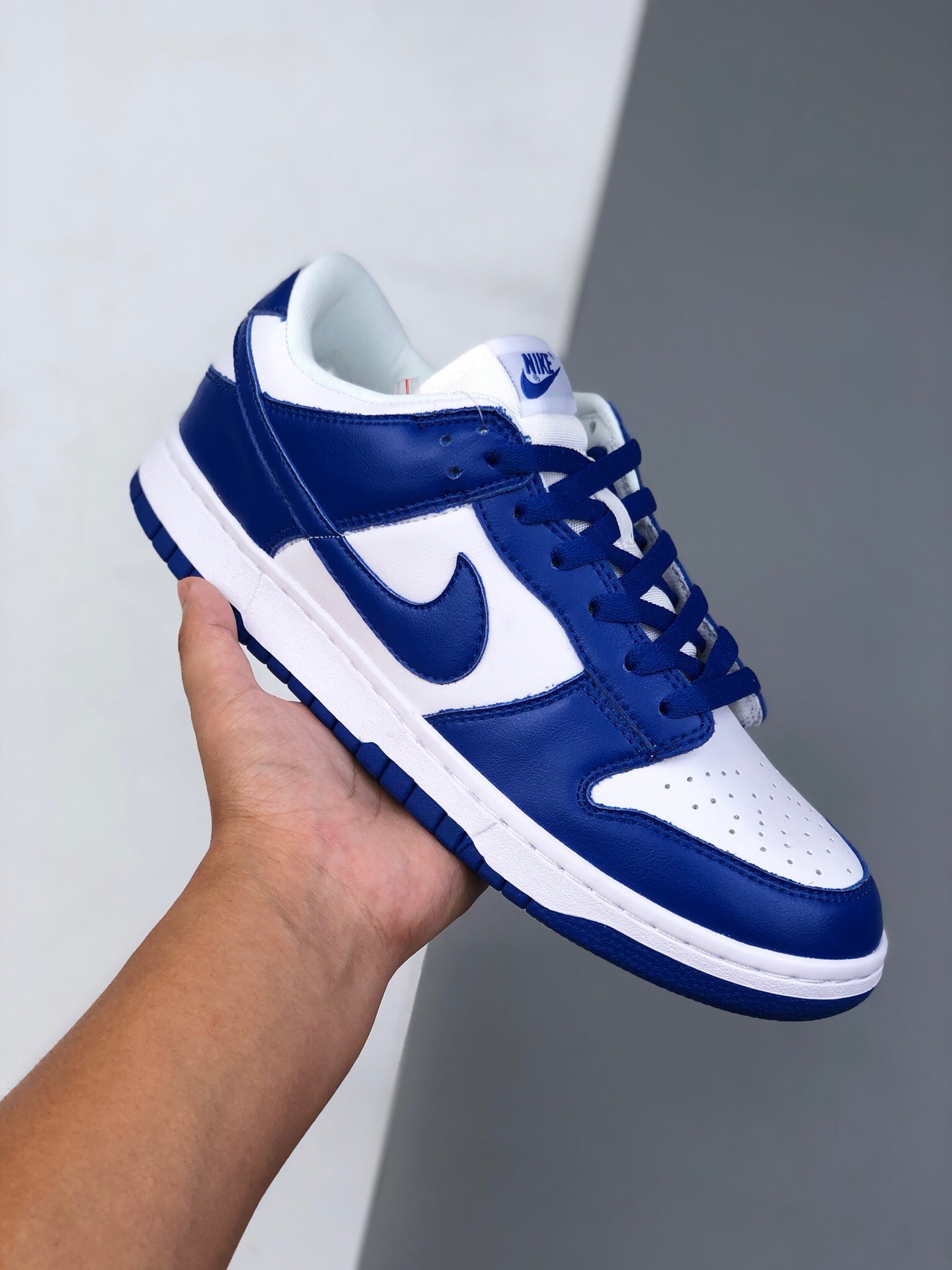 nike dunk low varsity blue