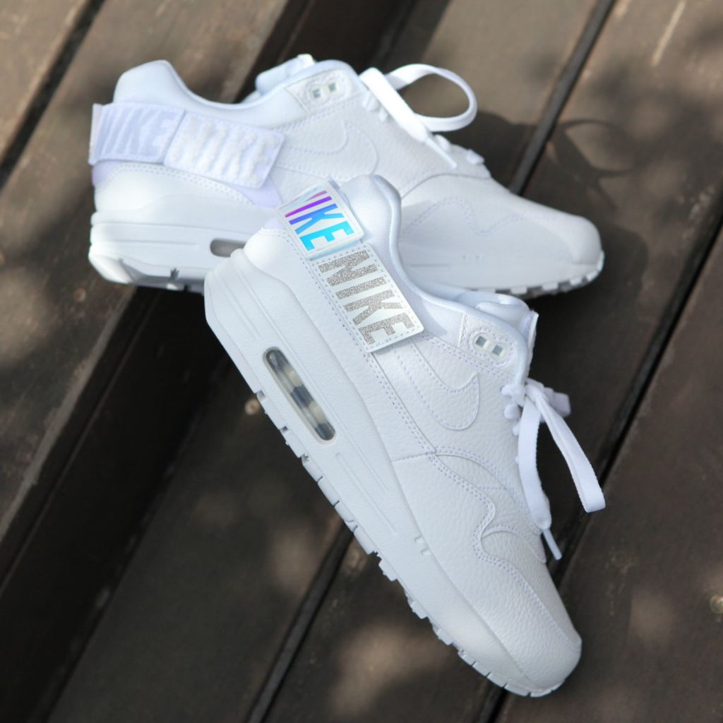 nike air max 1 triple white