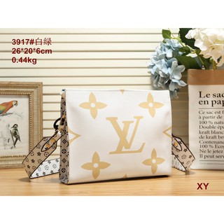 Place LV Louis Vuitton cross-body small square bag with original strap stable shipping supply ...