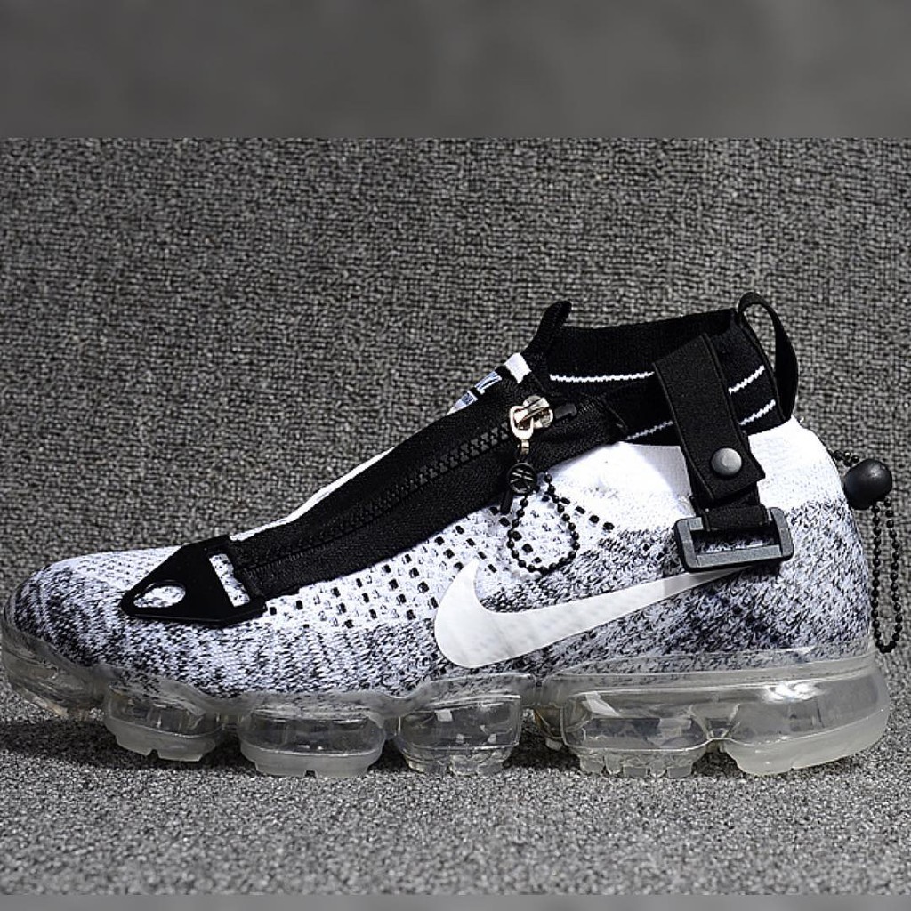nike zipper shoes
