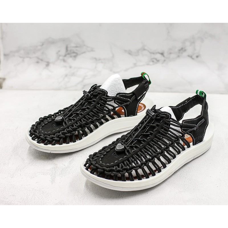 keen uneek sandals