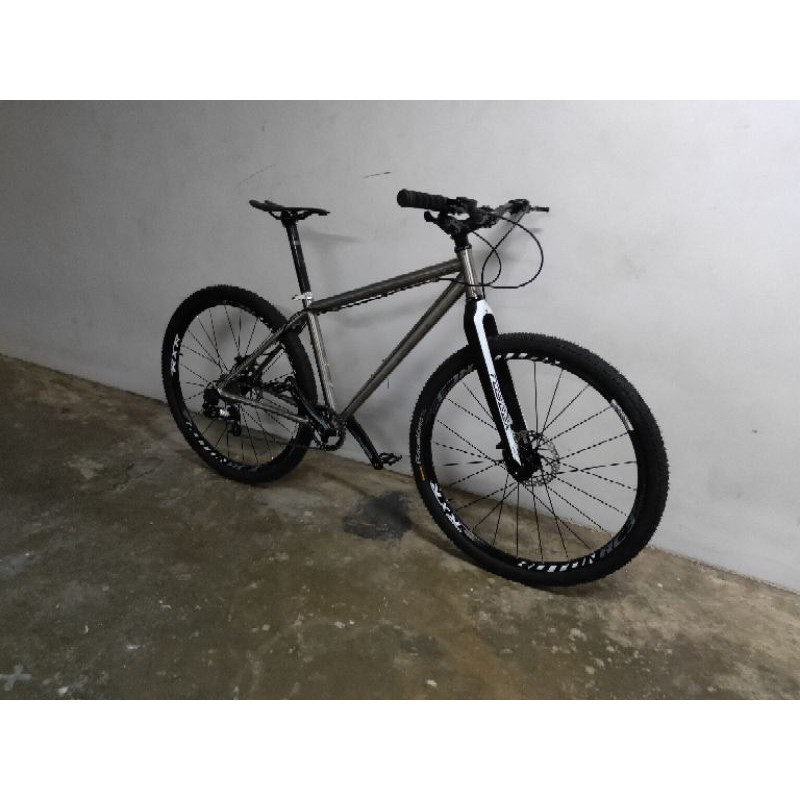 27.5 hybrid bike