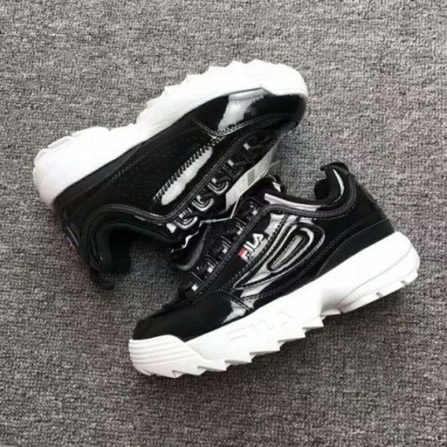 fila disruptor black and white