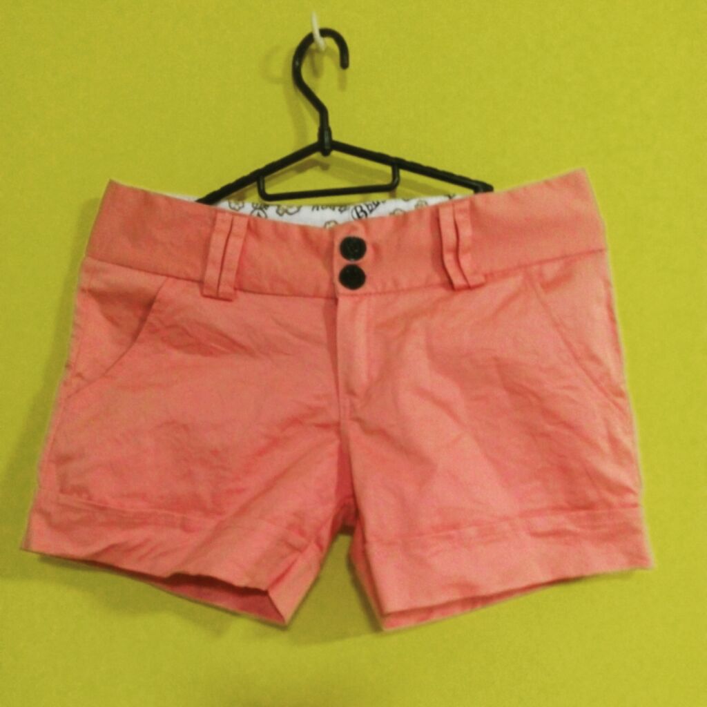 pink shorts