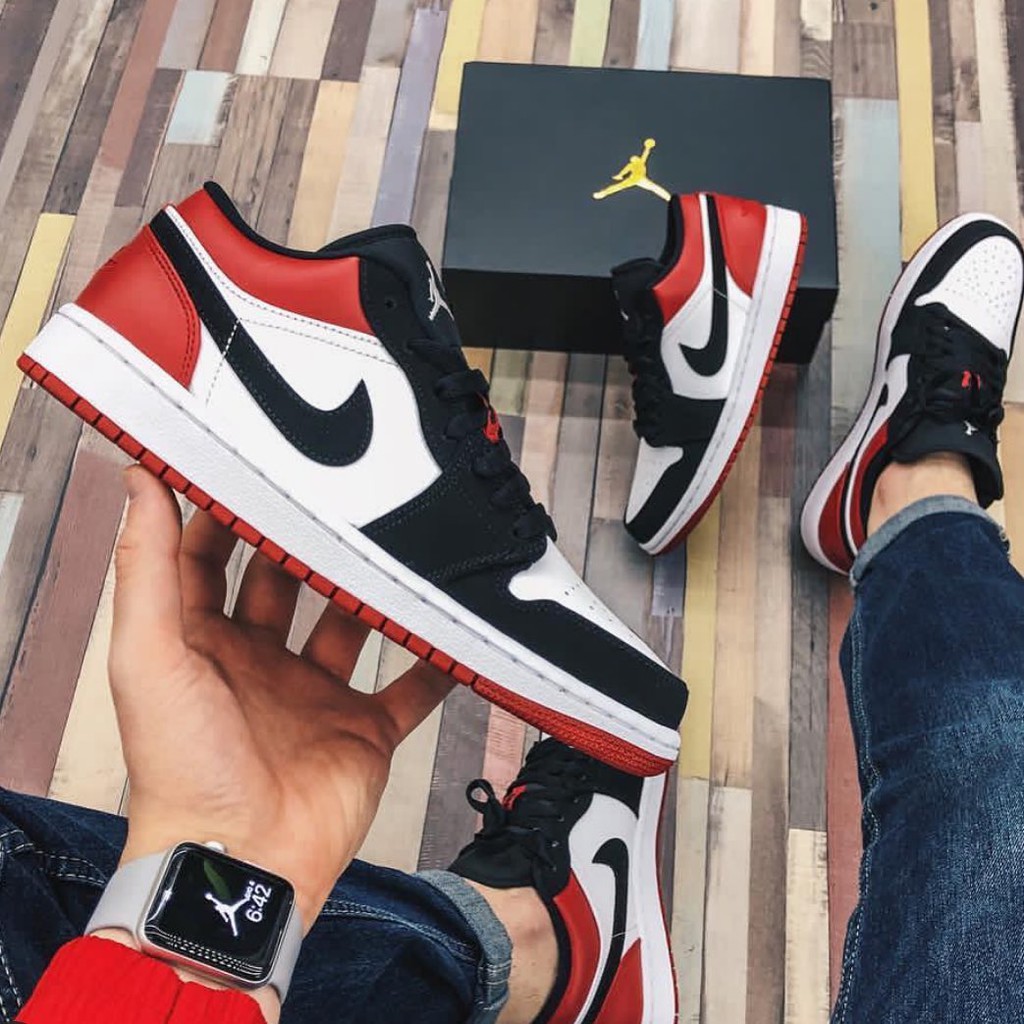 nike air jordan 1 low black toe