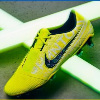 Mens Nike Phantom Phantom Pro Football Cleats Volt Black .