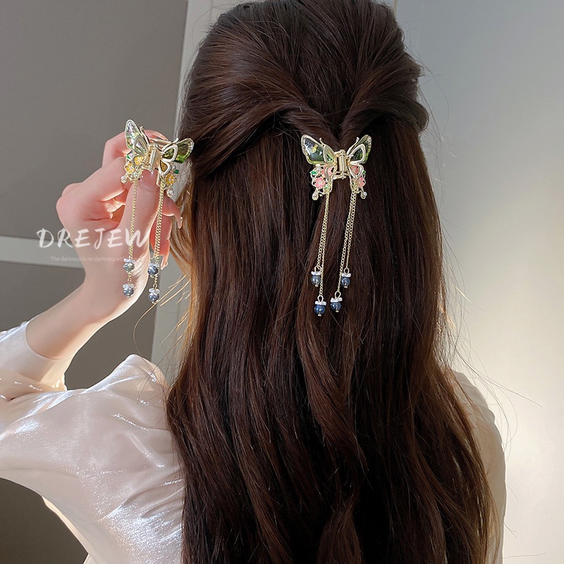 DREJEW Korean hair clip Pearl flowers butterfly tassel hair clips Light  luxury temperament claw clip shark clip Women hair accessories | Shopee  Singapore