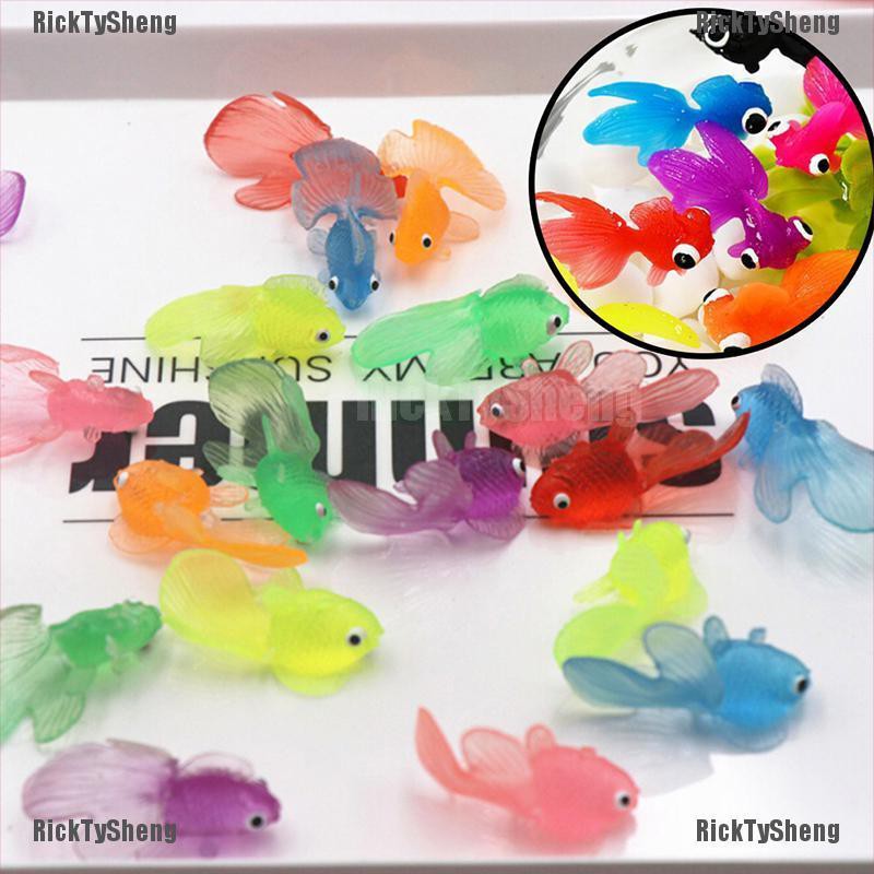 RTS「1Pc plastic simulation small goldfish soft rubber floating gold fish kids toy」 Shopee