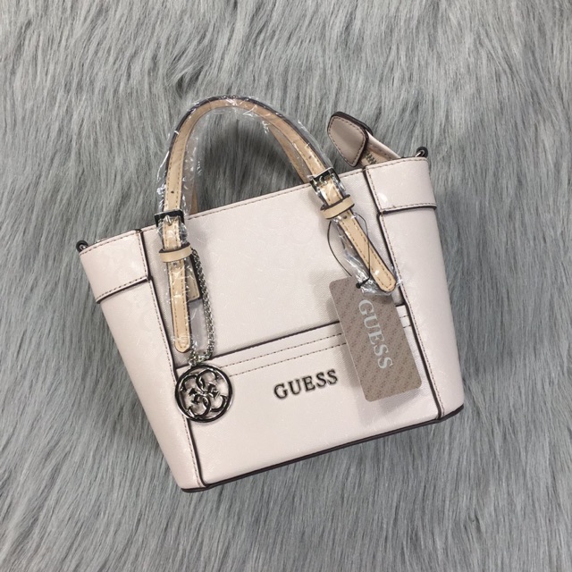 guess chain sling bag