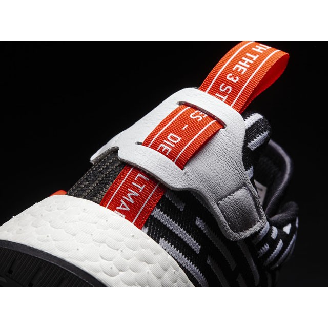 nmd r2 zebra