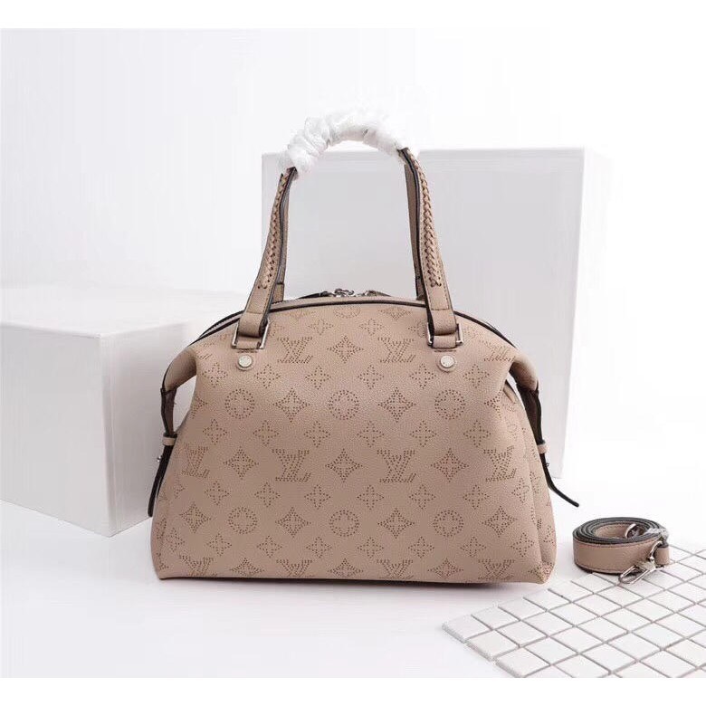 Spot real shot LOUIS VUITTON (Louis Vuitton) classic handbag LV trend cosmetic bag LV shoulder ...