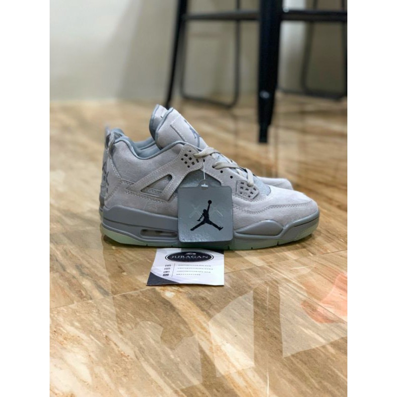 air jordan 4 retro x kaws