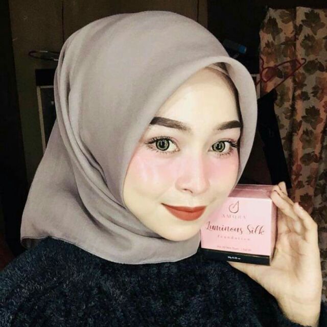 amora luminous silk foundation review