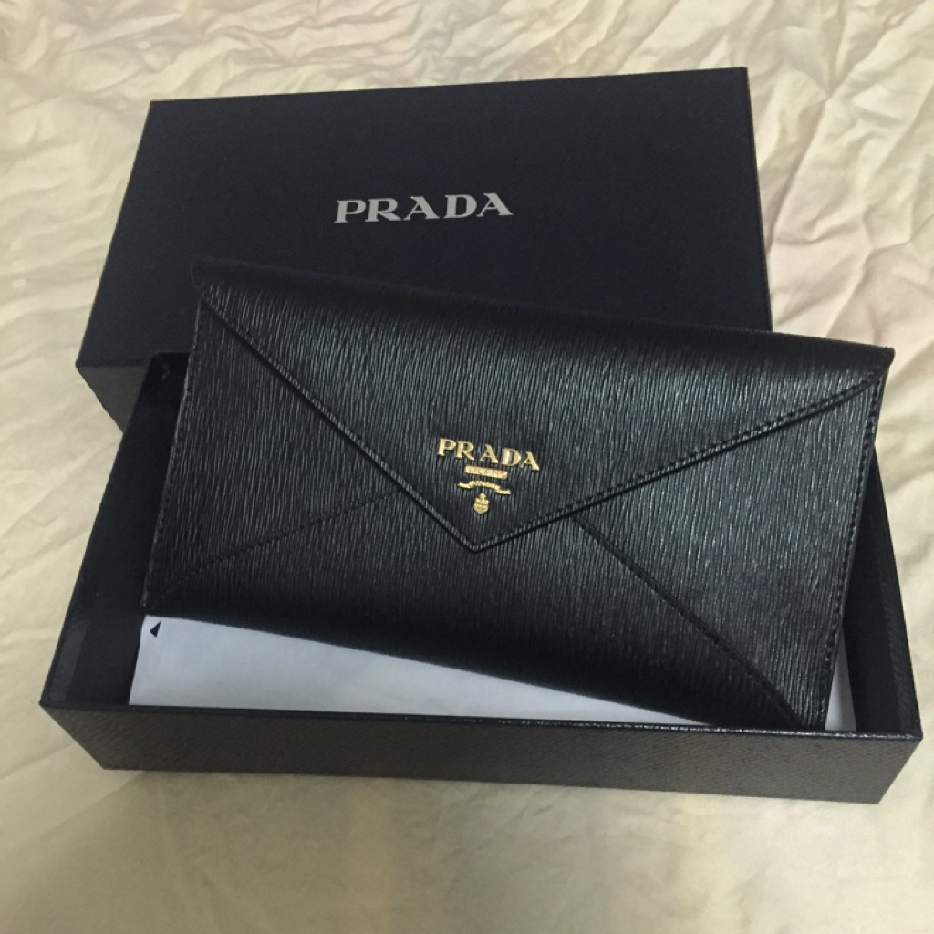 prada vitello move envelope wallet