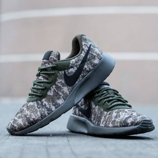 nike tanjun camo