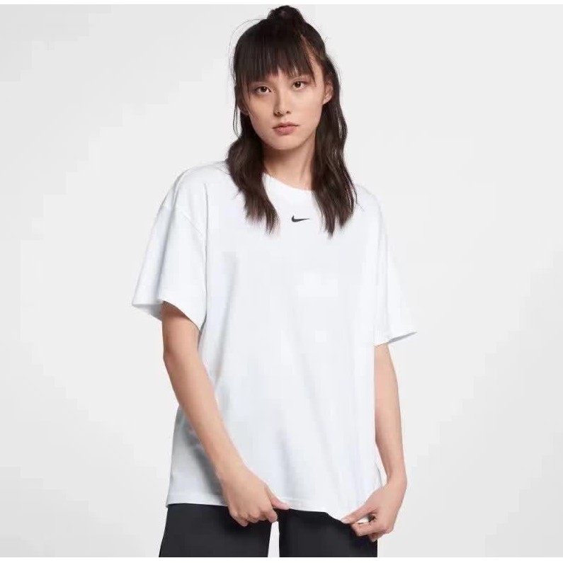 nike sportswear essential top