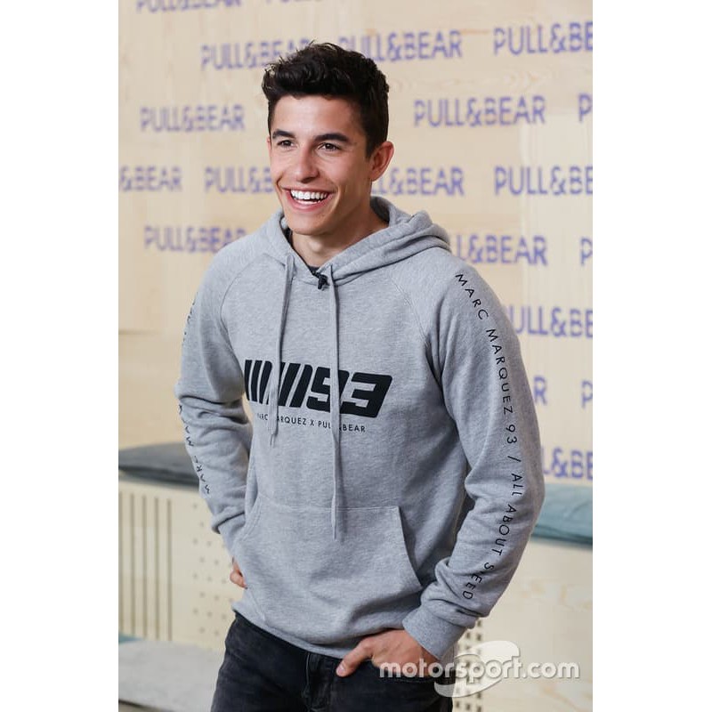 Pull bear store sweater