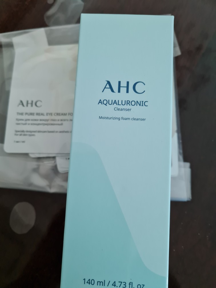 aqualuronic cleanser