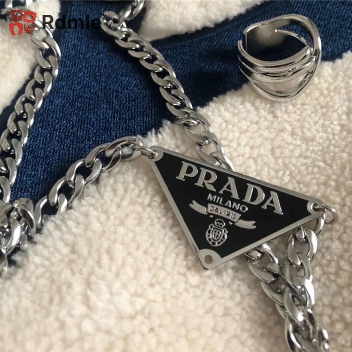 Prada Vòng cổ Mặt Tam Giác Bằng Thép Không Gỉ