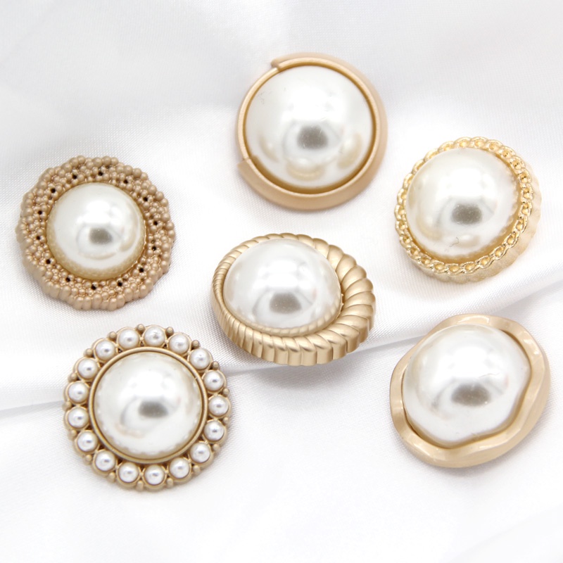 Image of 6Pcs/set 15/18/20/23/25mm Vintage Women Coat Gold Metal Pearl Buttons For Clothing Retro Suit Blazer Luxury Handmade Sewing Button #5