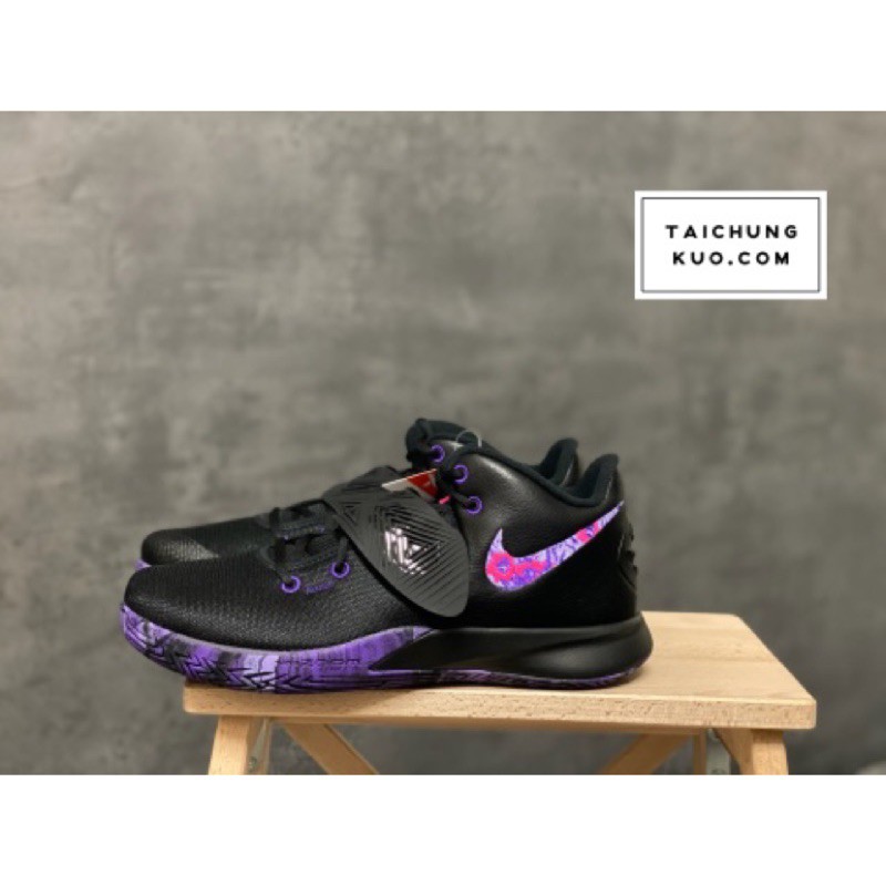 kyrie flytrap 3 black and purple