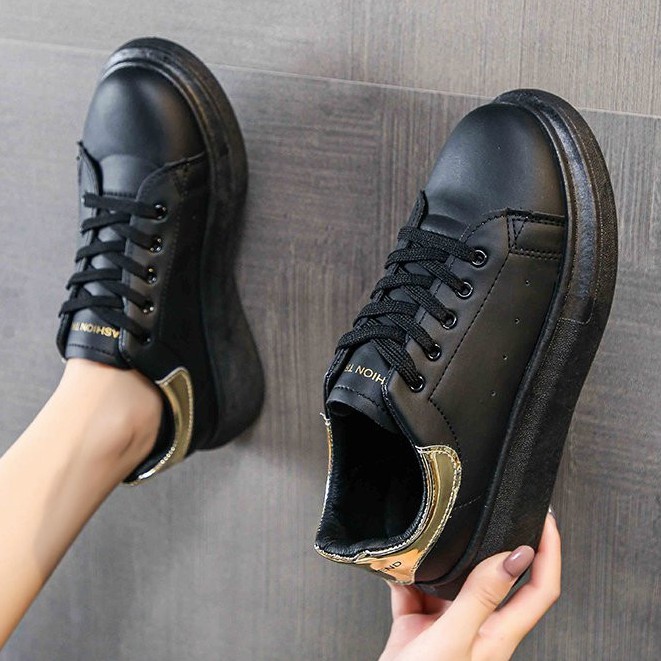 simple tennis shoes